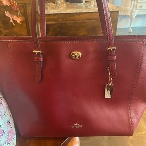 Like new Oxblood Taylor coach tote ~